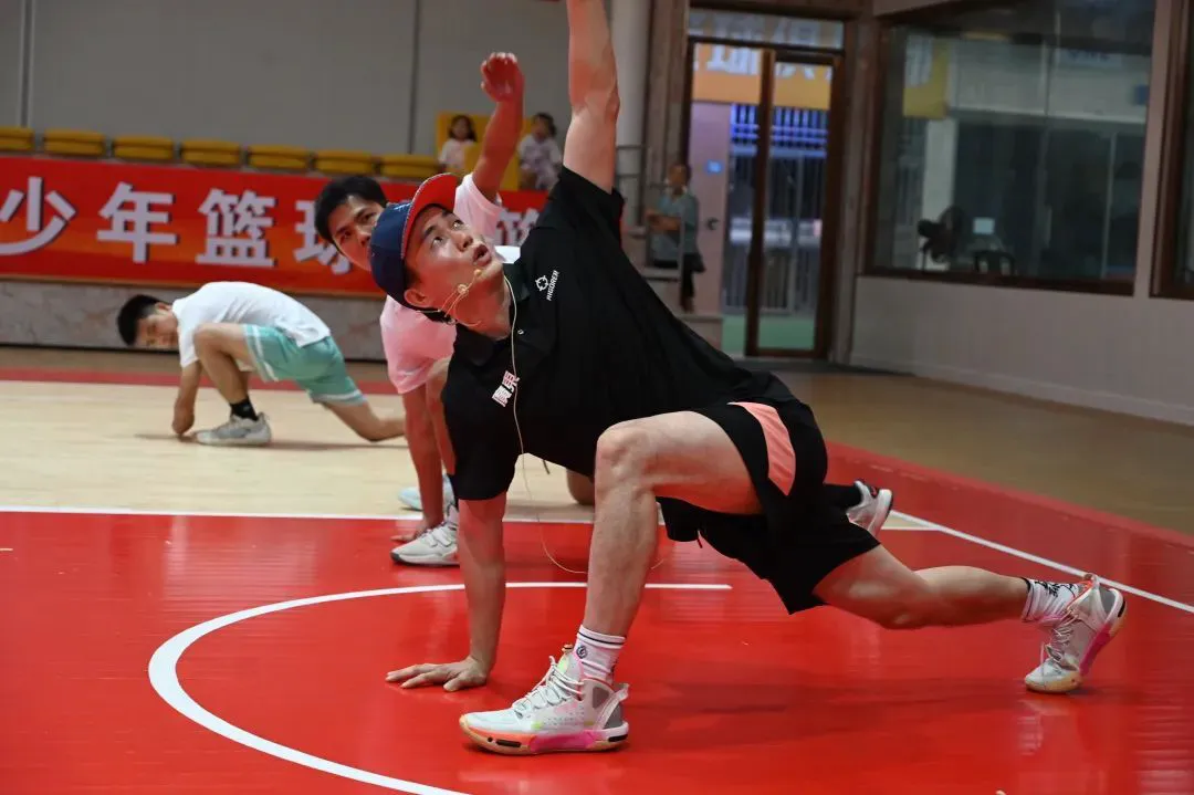 为什么篮球教练的经验很重要_0